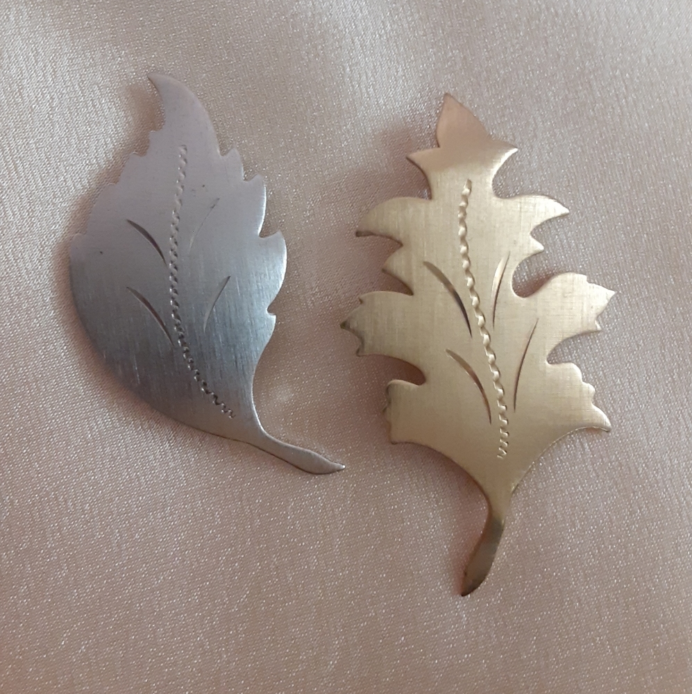 Vintage leaf brooch set